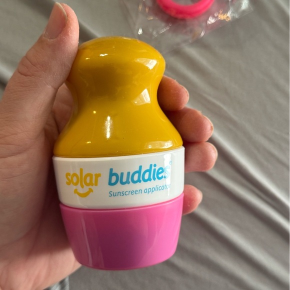 Yellow and Pink Sunscreen Applicator - Picture 8 of 13